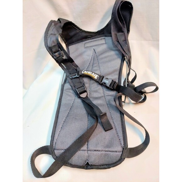 Camelbak Classic Hydration Pack Black with Omega Reservoir 100oz 3L - Picture 2 of 3